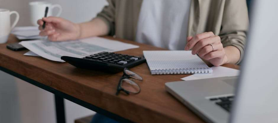 How to Become an Accountant in the UK