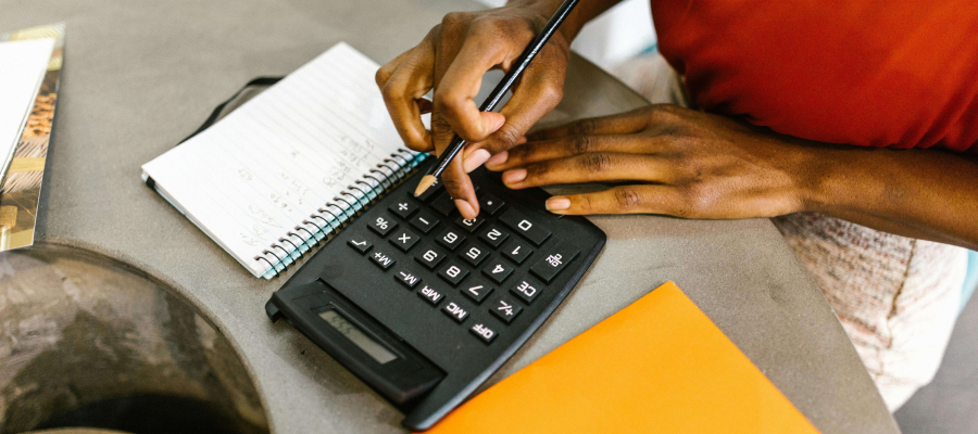 Understanding the Roles of Accountants and Financial Advisers