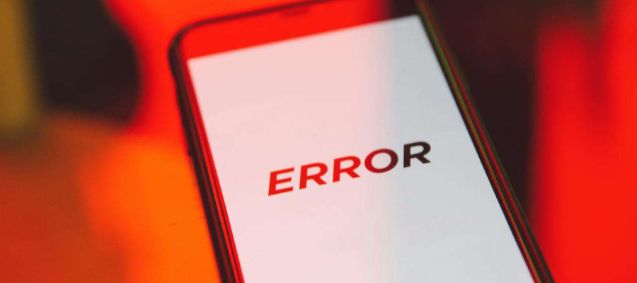 a phone displaying an error.